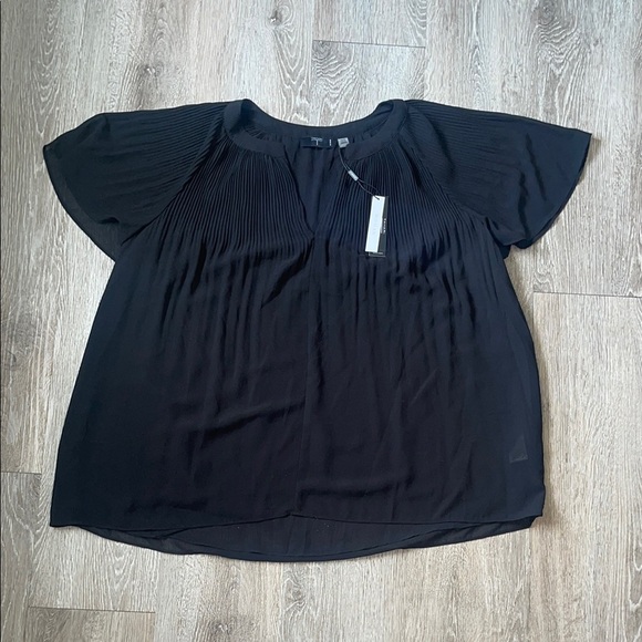 New nwt Tahari Black and White Flutter Sleeve Blouse size 1X businesss casual - Picture 1 of 6